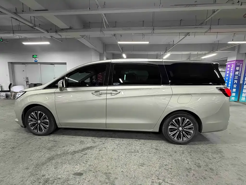 Buick GL8 2021 из CN, фото 5