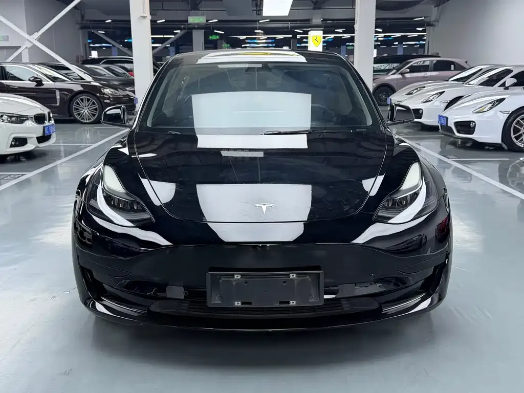 Tesla Model 3 — фото 10