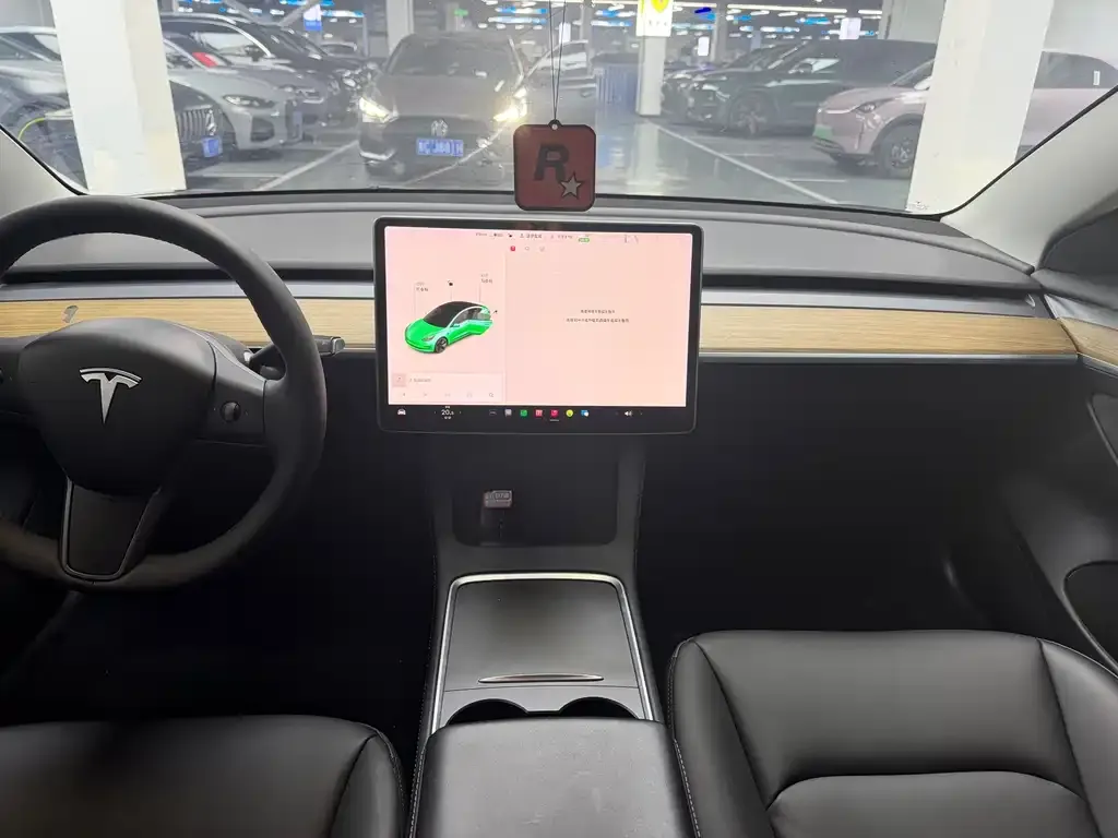 Tesla Model 3 — фото 3