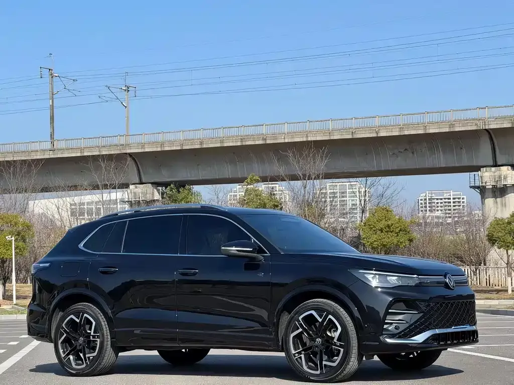 Volkswagen Tiguan L 2025 из CN, фото 3