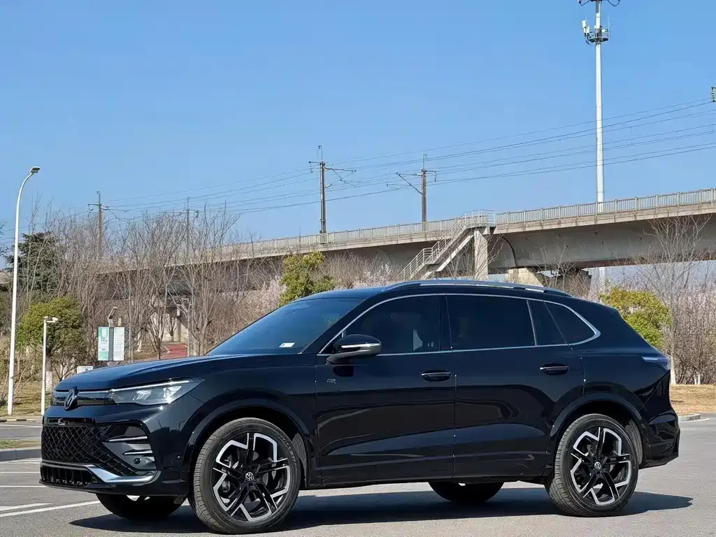 Volkswagen Tiguan L 2025 из CN, фото 2