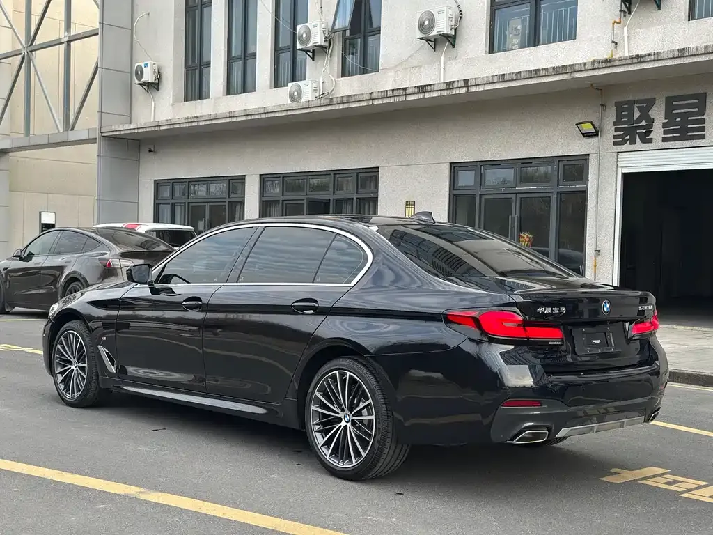 BMW 5 Series — фото 2