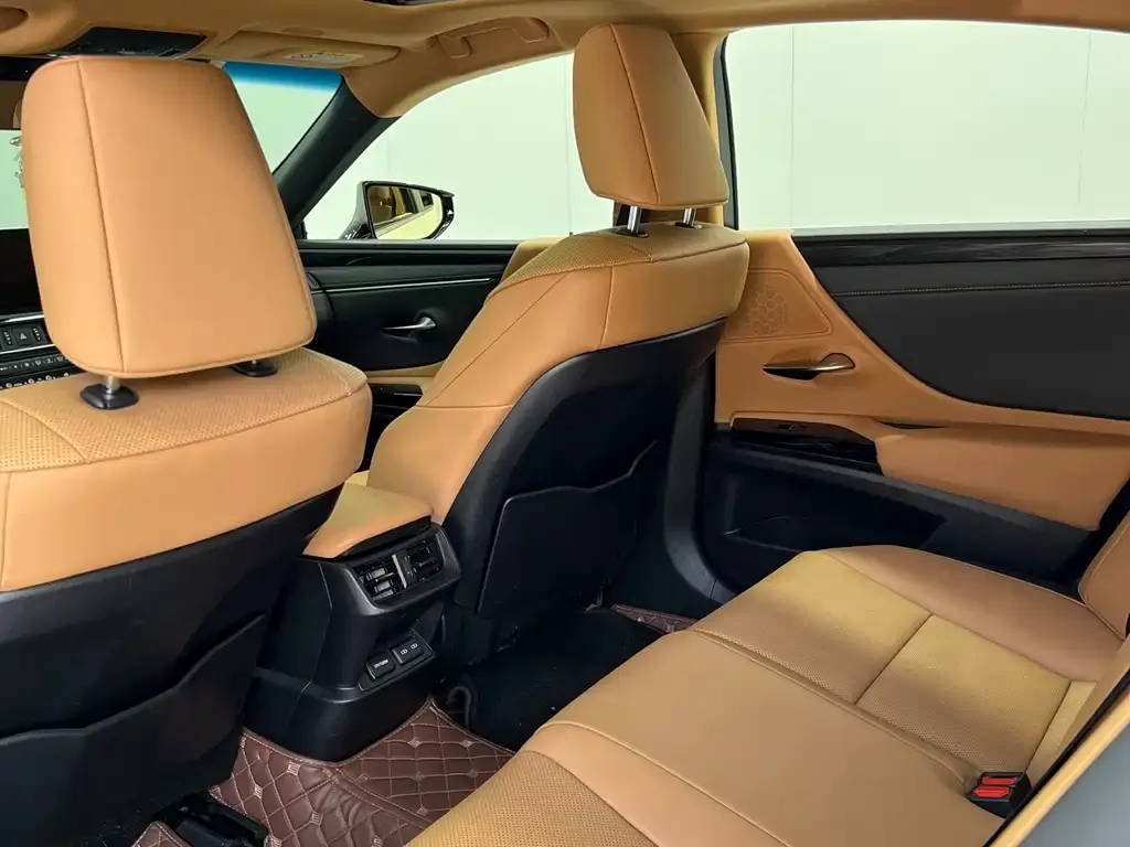 Lexus ES 2023 из CN, фото 5