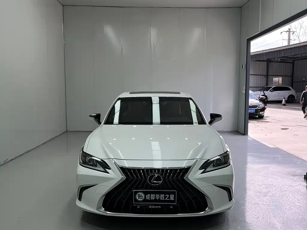 Lexus ES 2023 из CN, фото 4