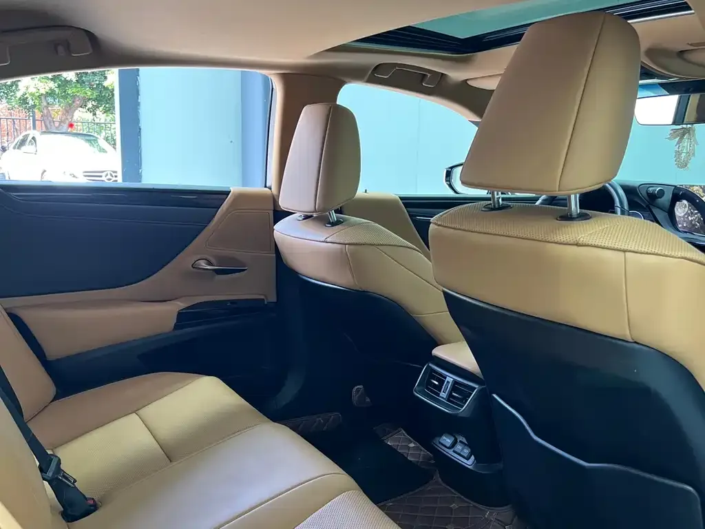 Lexus ES 2023 из CN, фото 6