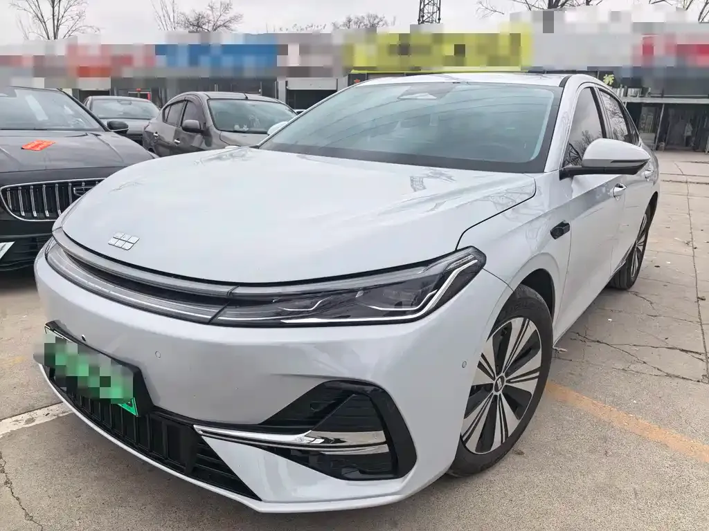 Geely 银河A7