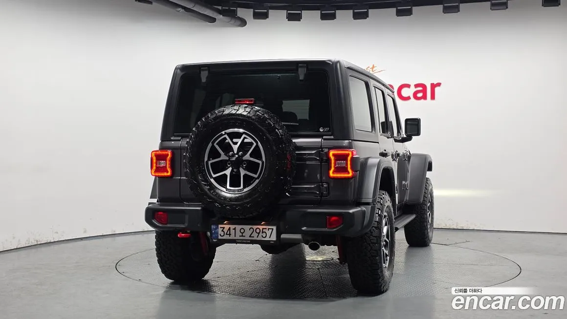 Jeep Wrangler 2024 из KR, фото 2