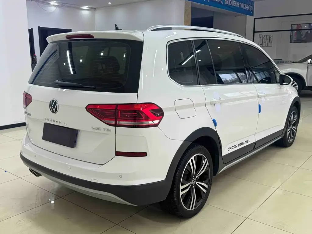 Volkswagen Touran 2021 из CN, фото 8