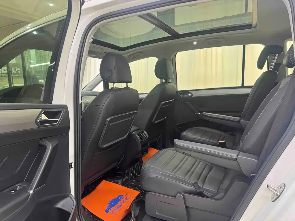 Volkswagen Touran 2021 из CN, фото 5