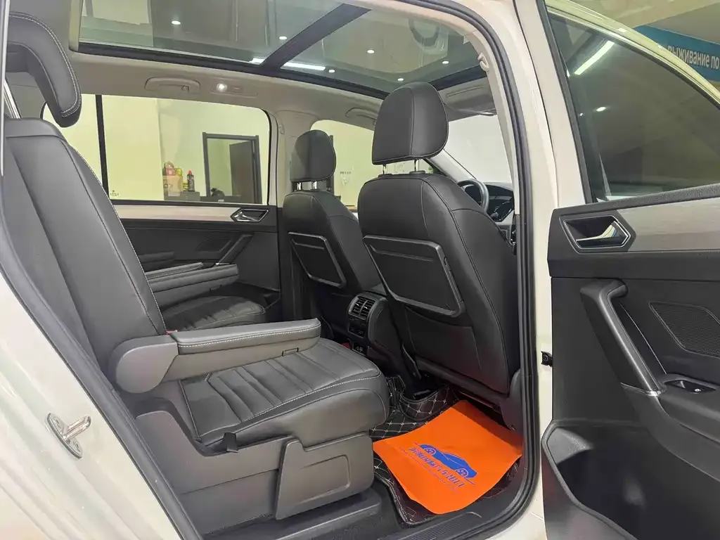 Volkswagen Touran 2021 из CN, фото 10