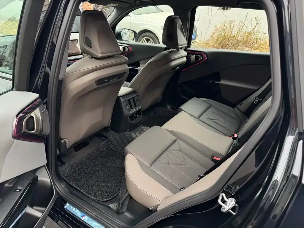 BMW X3 2025 из CN, фото 9