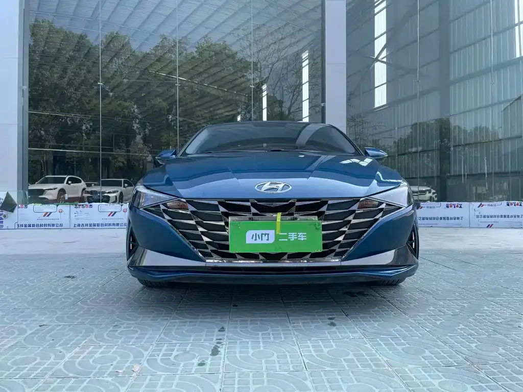 Hyundai Elantra — фото 3