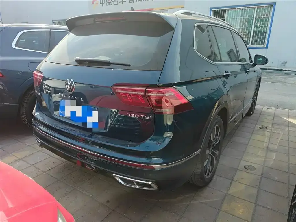Volkswagen Tiguan L — фото 10