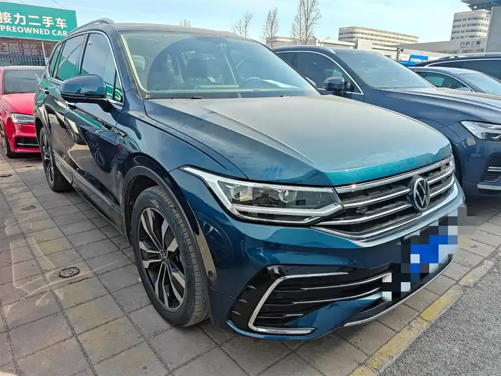 Volkswagen Tiguan L — фото 9