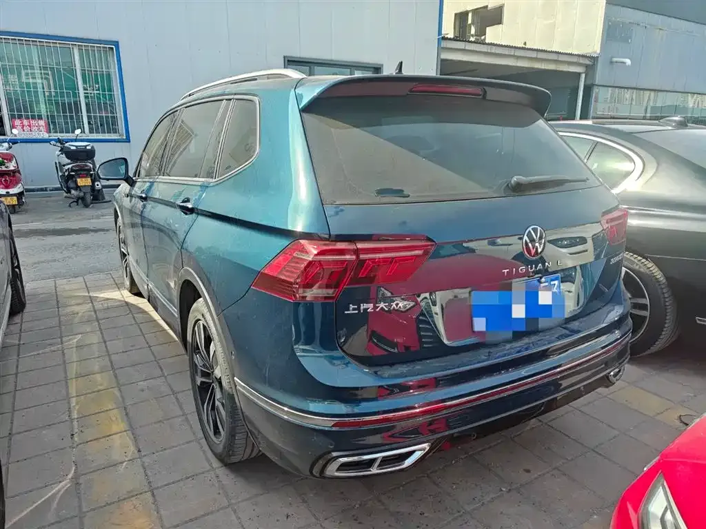 Volkswagen Tiguan L — фото 4