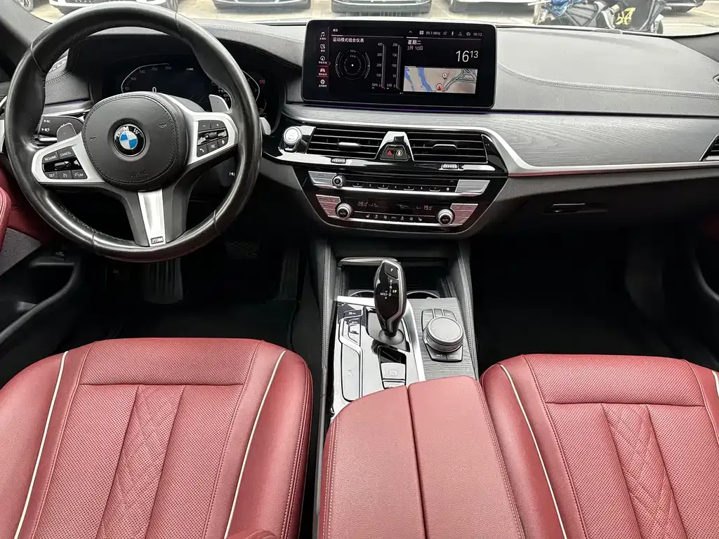 BMW 5 Series — фото 10