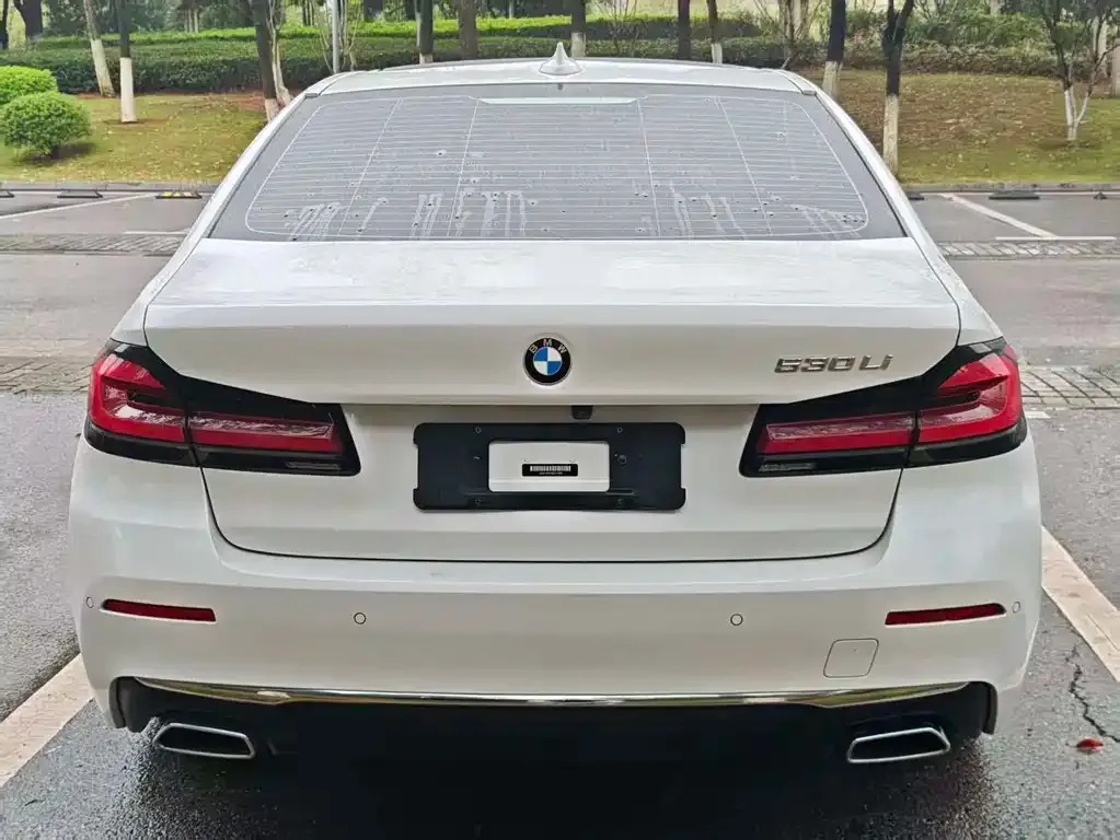 BMW 5 Series — фото 5