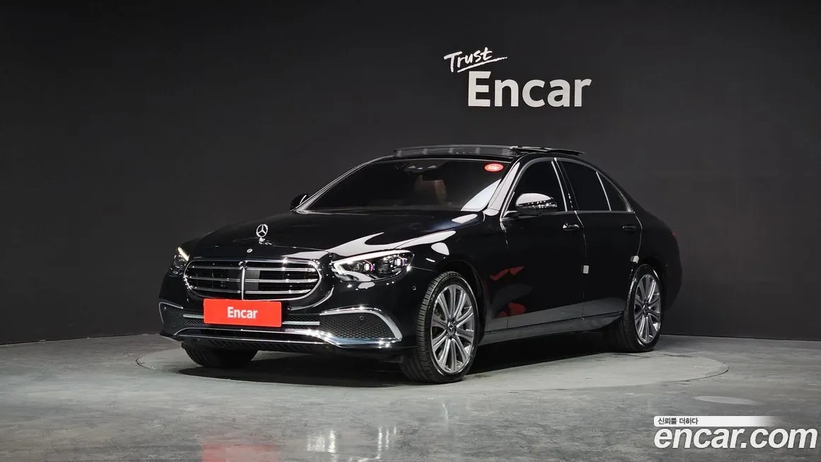 Mercedes-Benz E-Class — фото 1