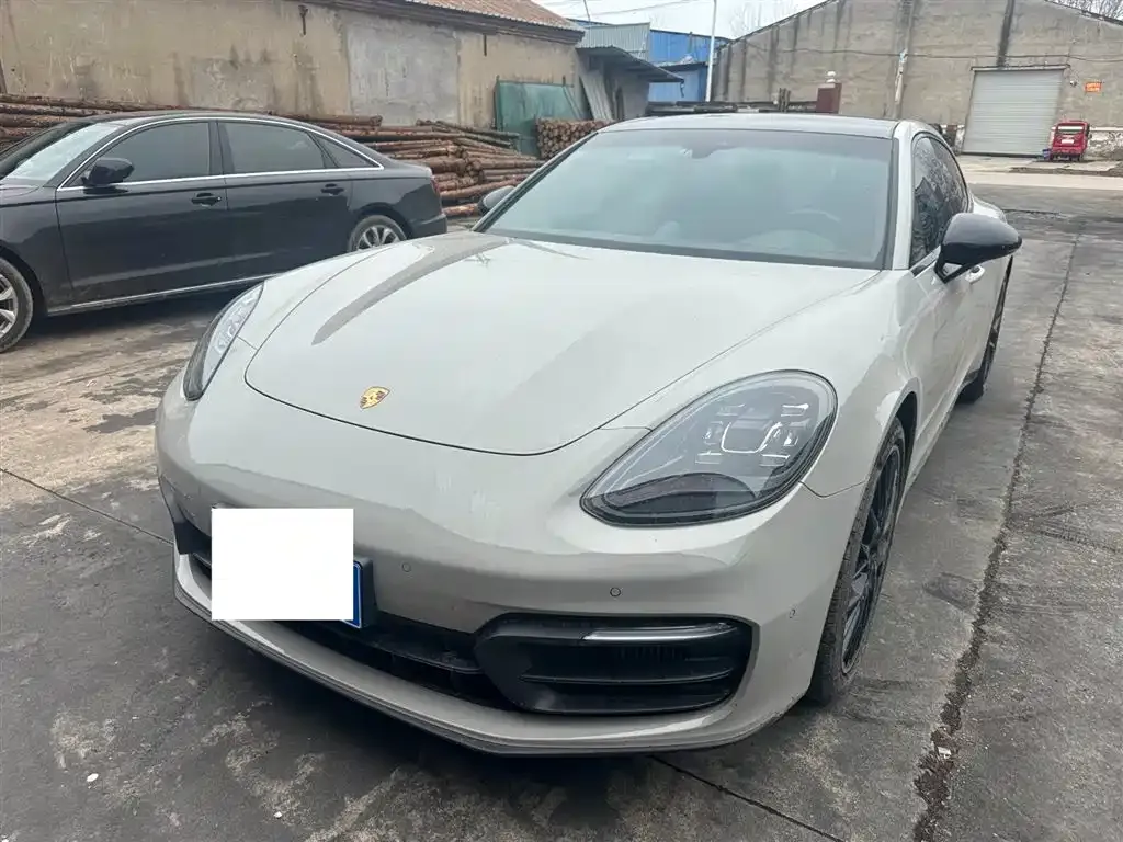 Porsche Panamera — фото 1
