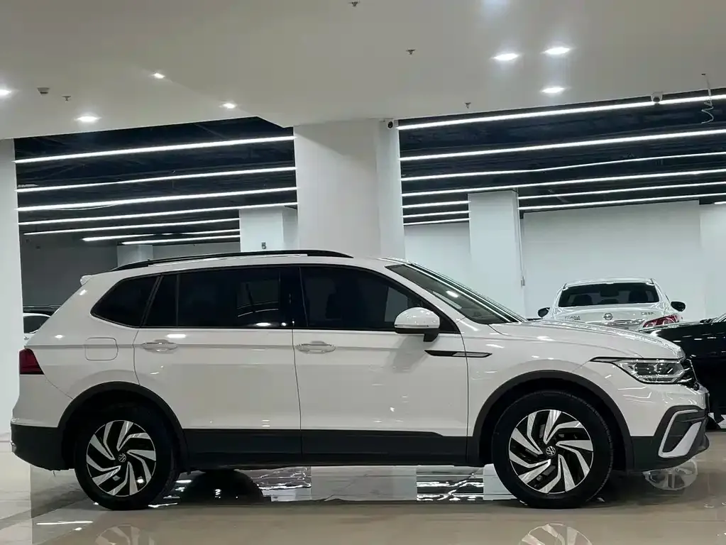 Volkswagen Tiguan L 2022 из CN, фото 5
