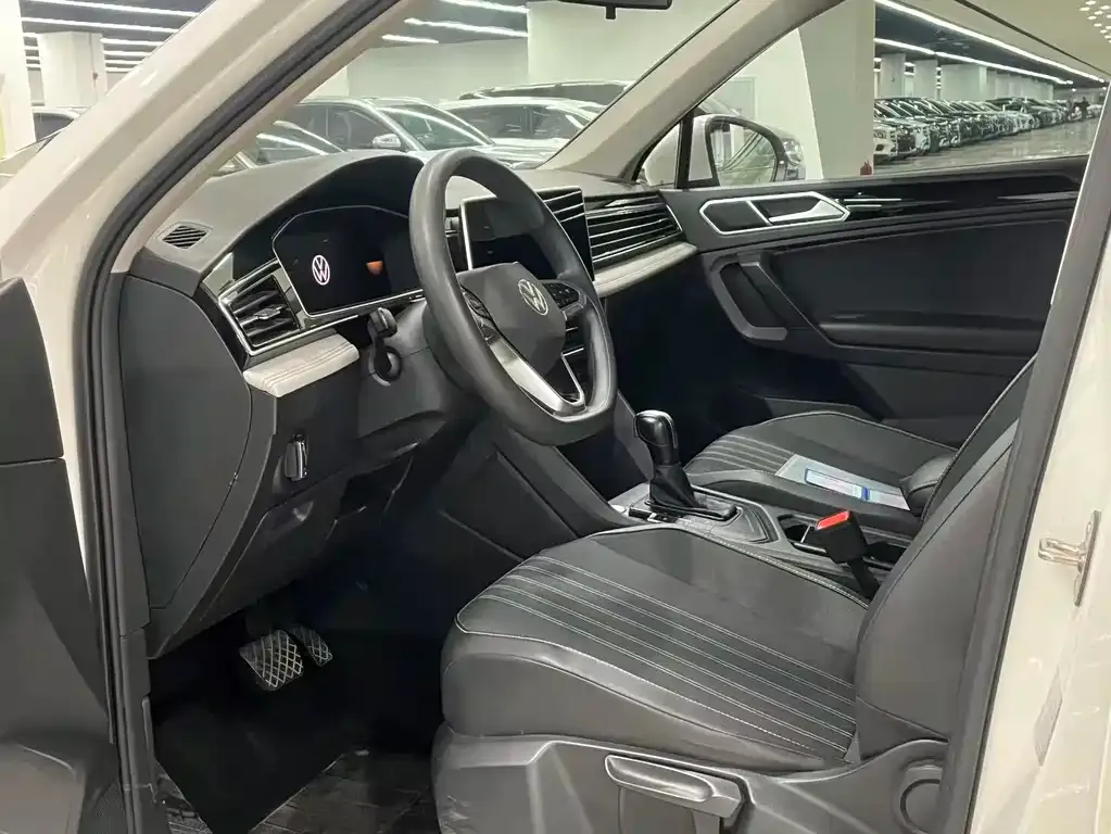 Volkswagen Tiguan L 2022 из CN, фото 9