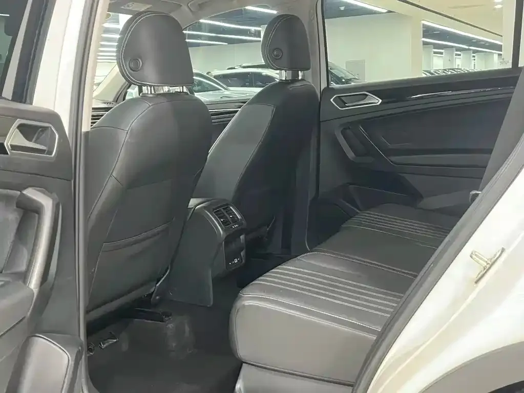 Volkswagen Tiguan L 2022 из CN, фото 2