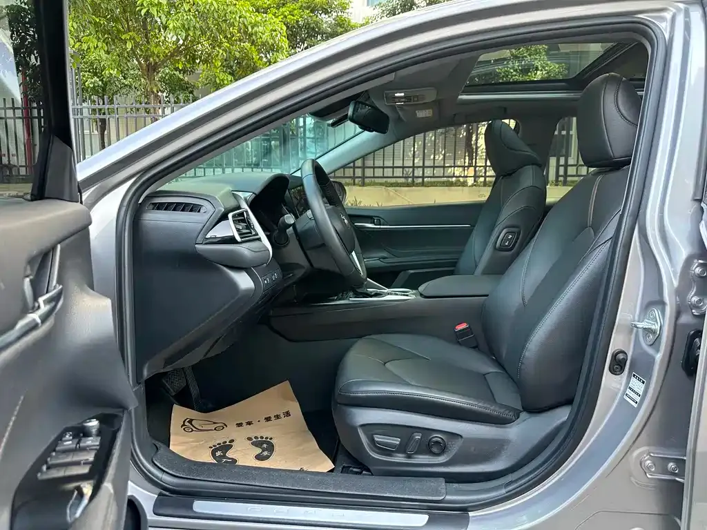 Toyota Camry 2023 из CN, фото 7