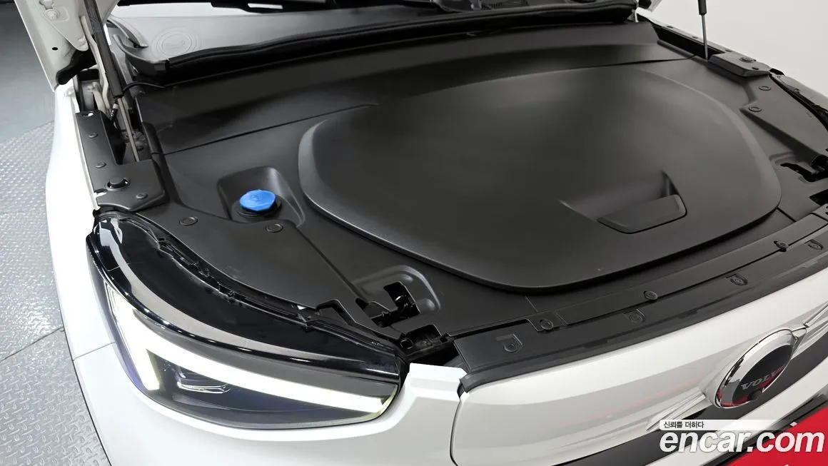 Volvo XC40 2023 из KR, фото 6