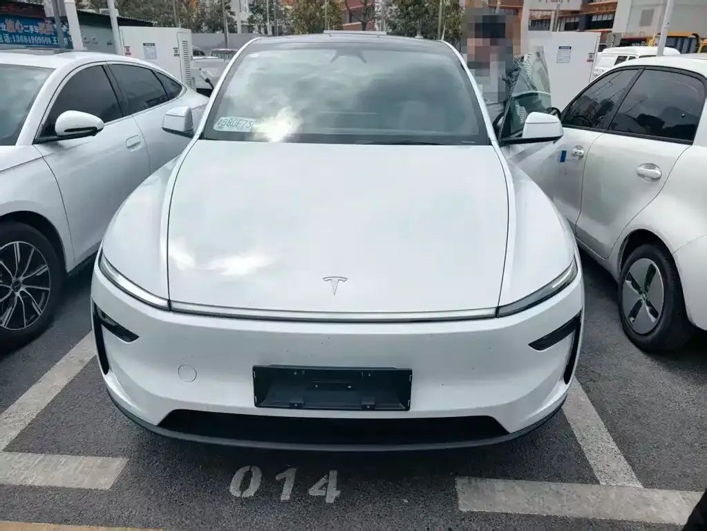 Tesla Model Y — фото 6