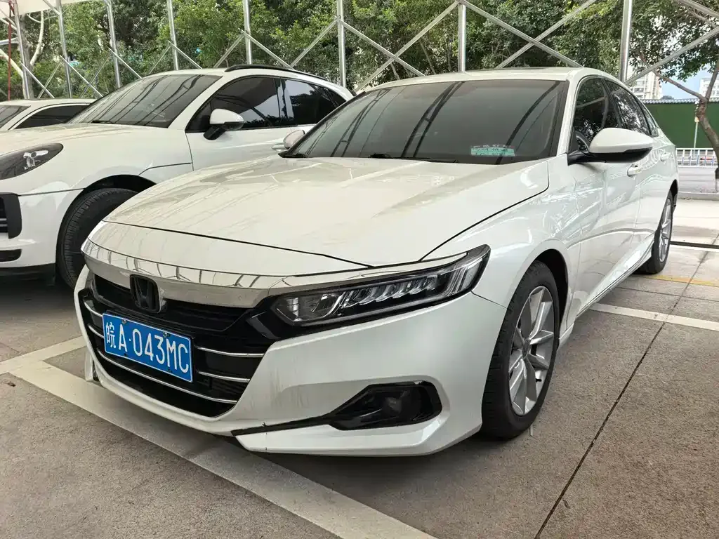 Honda Accord — фото 1