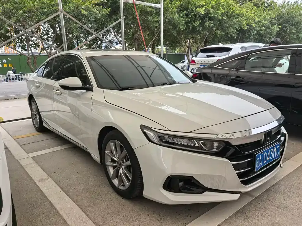 Honda Accord — фото 7
