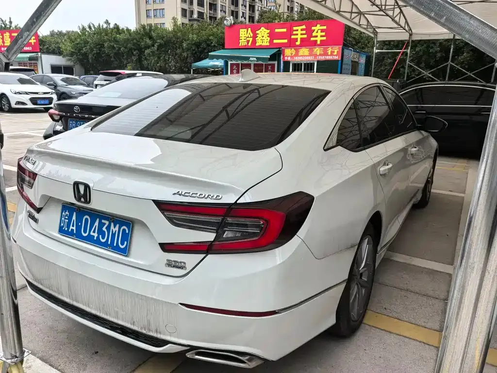 Honda Accord — фото 10