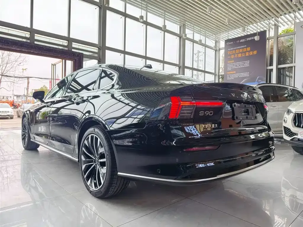 Volvo S90 — фото 4