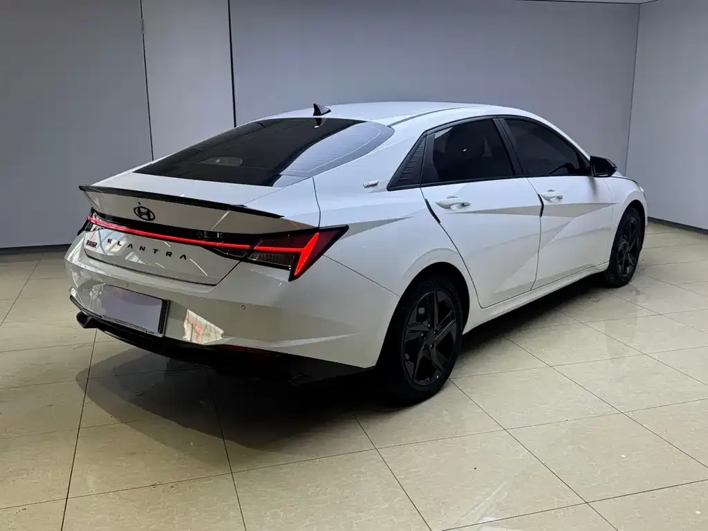 Hyundai Elantra 2023 из CN, фото 3