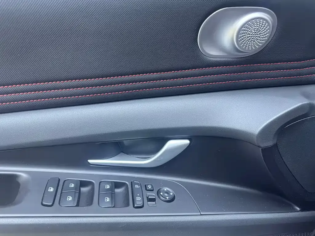Hyundai Elantra 2023 из CN, фото 4