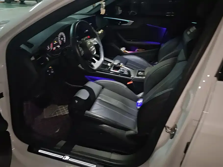 Audi A4L 2023 из CN, фото 8