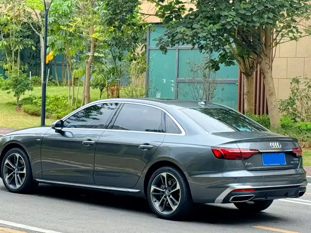 Audi A4L — фото 4
