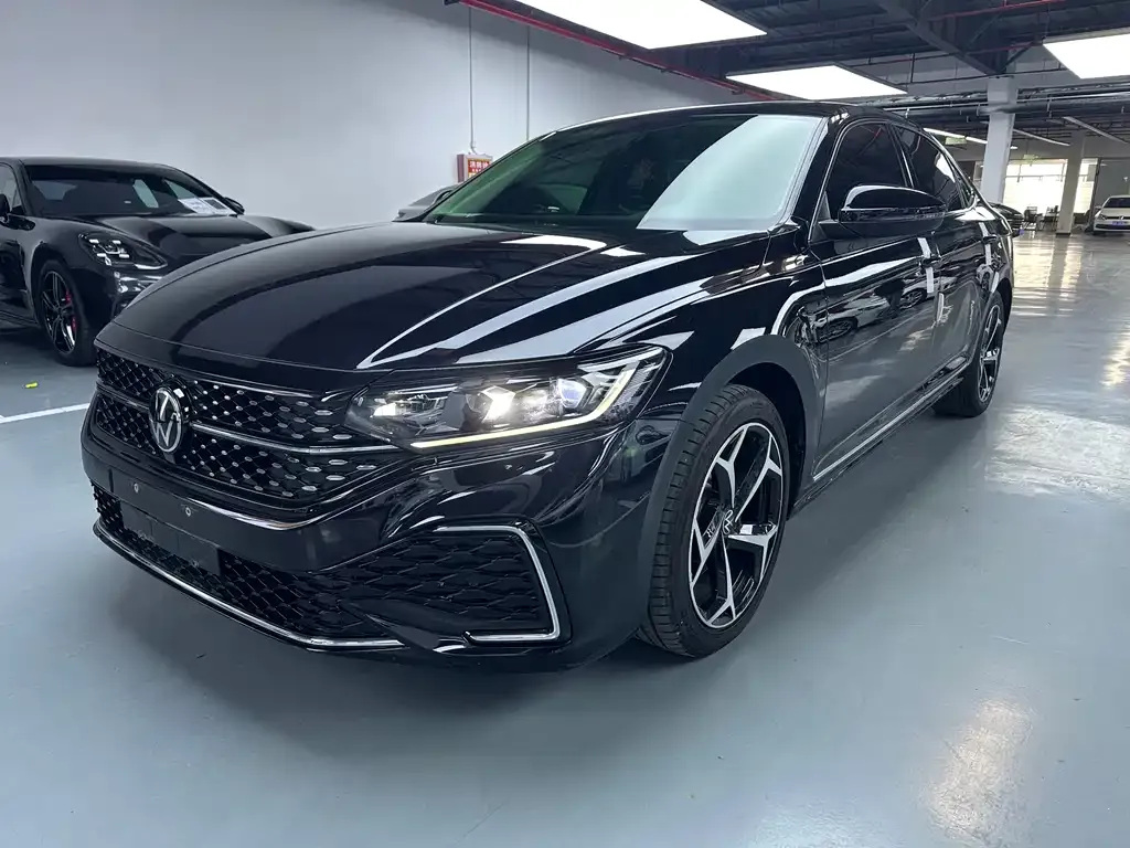 Volkswagen Passat 2022 из CN, фото 1