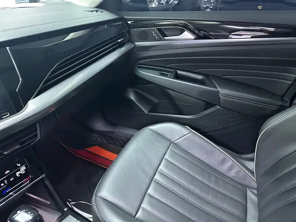 Volkswagen Passat 2022 из CN, фото 3