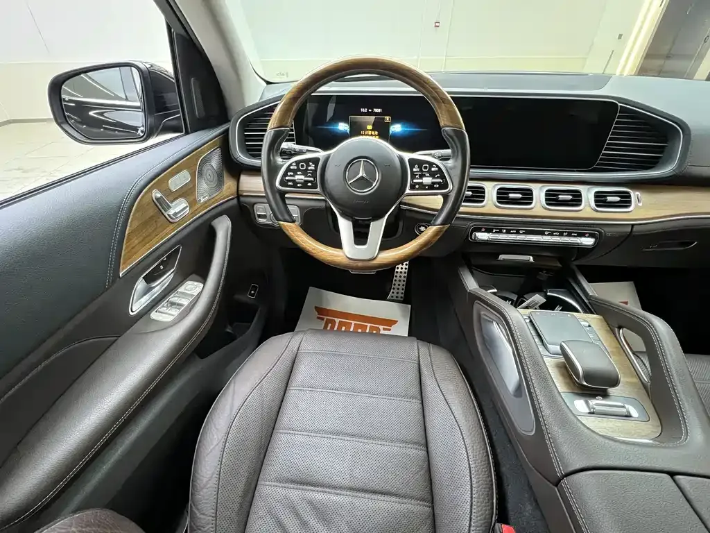 Mercedes-Benz GLS — фото 8