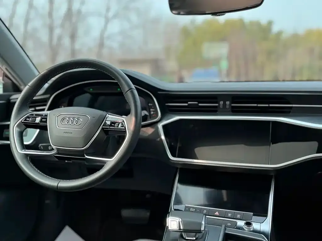 Audi A7L — фото 2