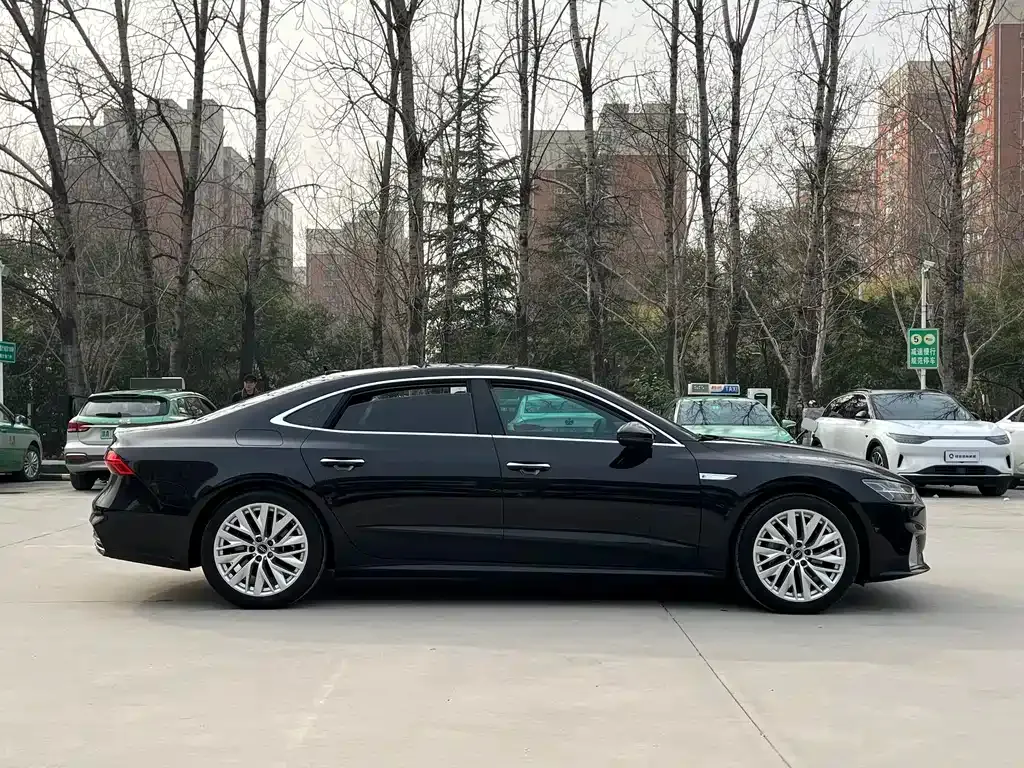 Audi A7L — фото 9