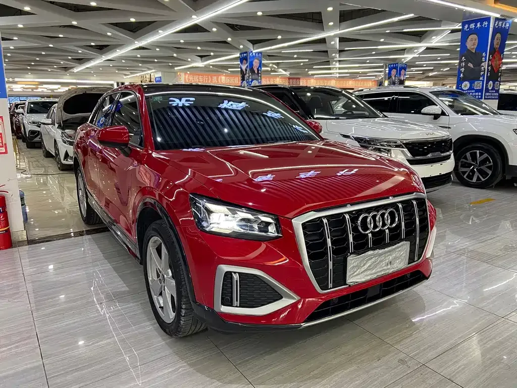 Audi Q2L — фото 5