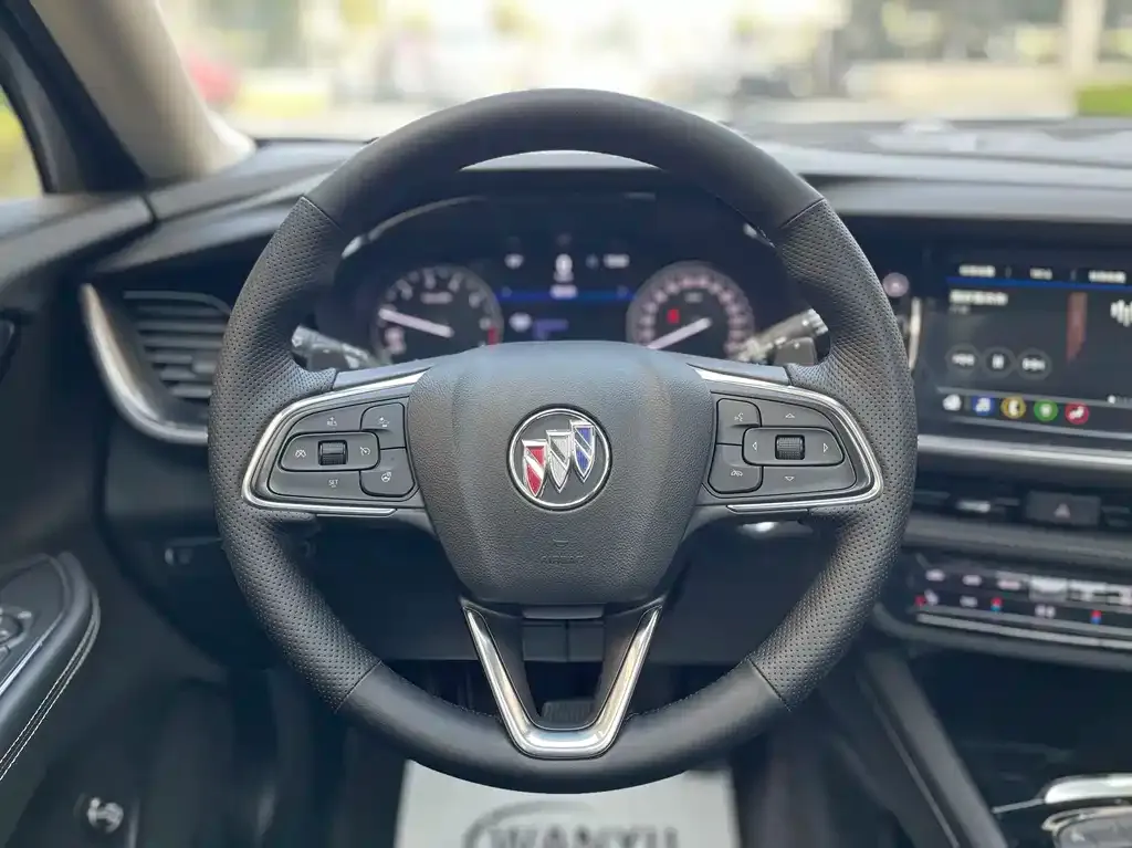 Buick Envision Plus — фото 10