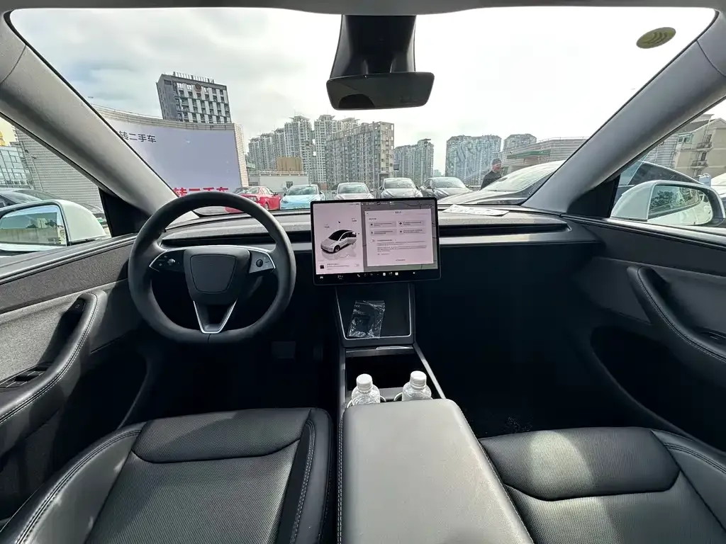 Tesla Model Y 2025 из CN, фото 3