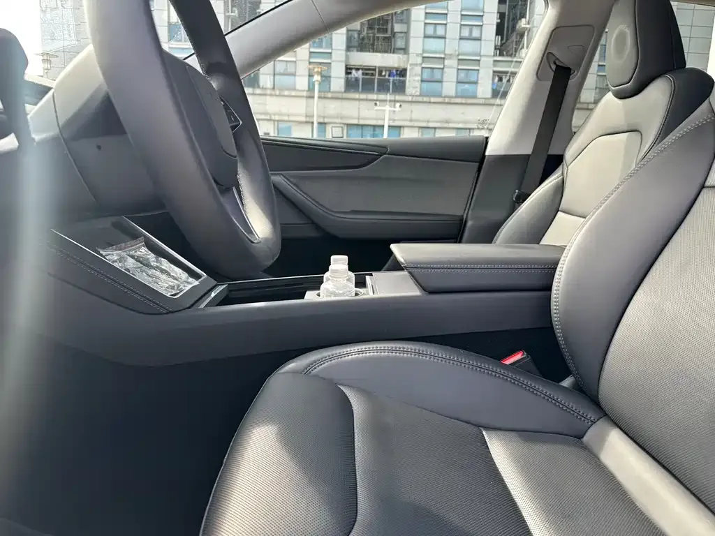 Tesla Model Y 2025 из CN, фото 5
