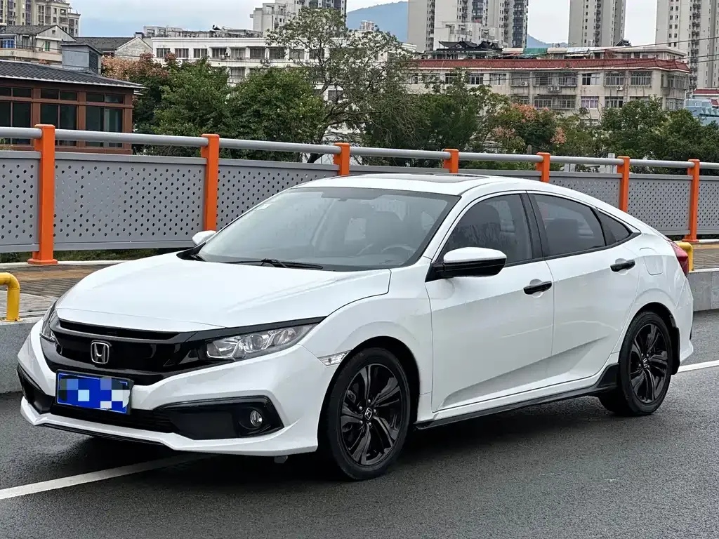 Honda Civic — фото 1