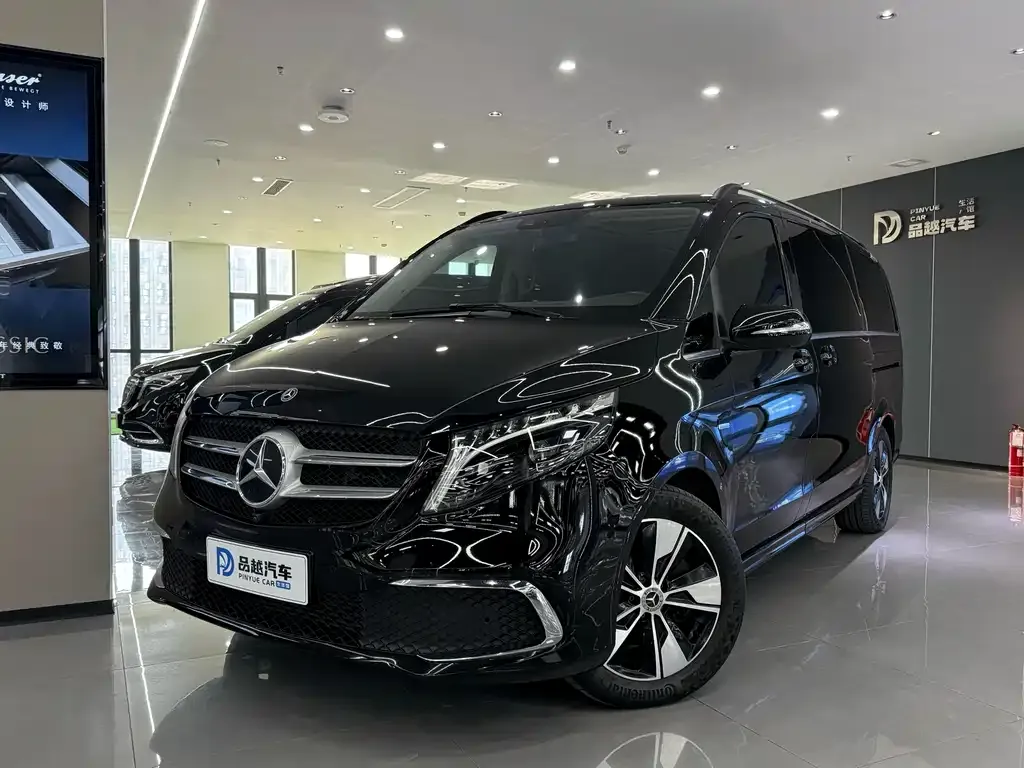 Mercedes-Benz V-Class — фото 1