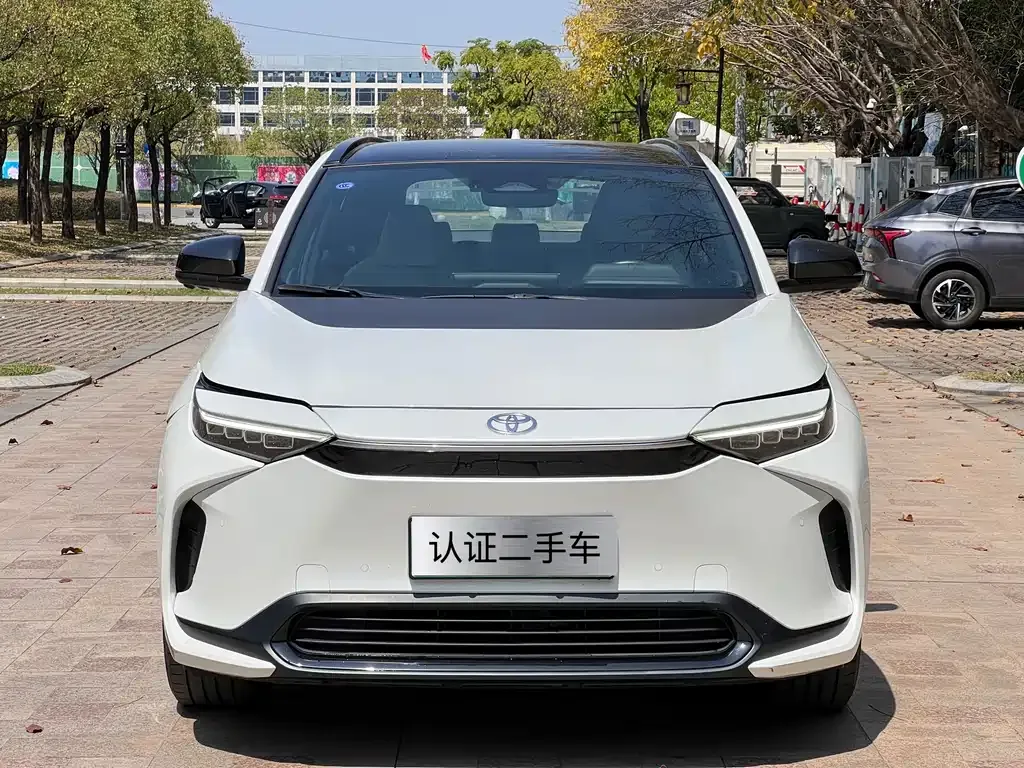 Toyota Platinum 4X 2024 из CN, фото 10