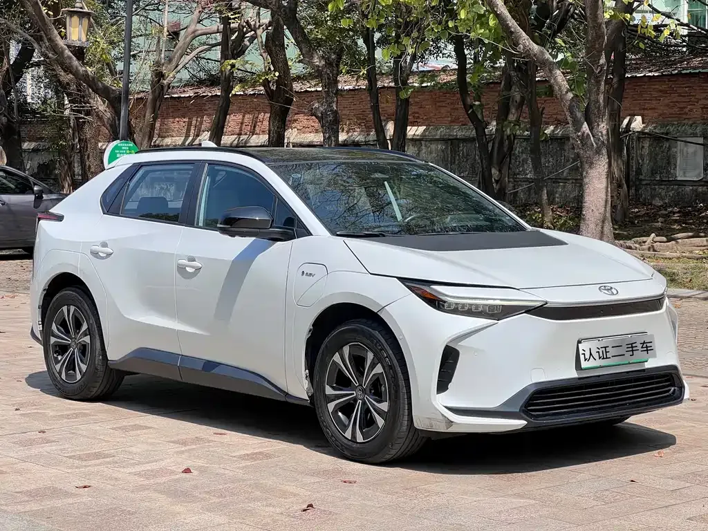 Toyota Platinum 4X 2024 из CN, фото 9